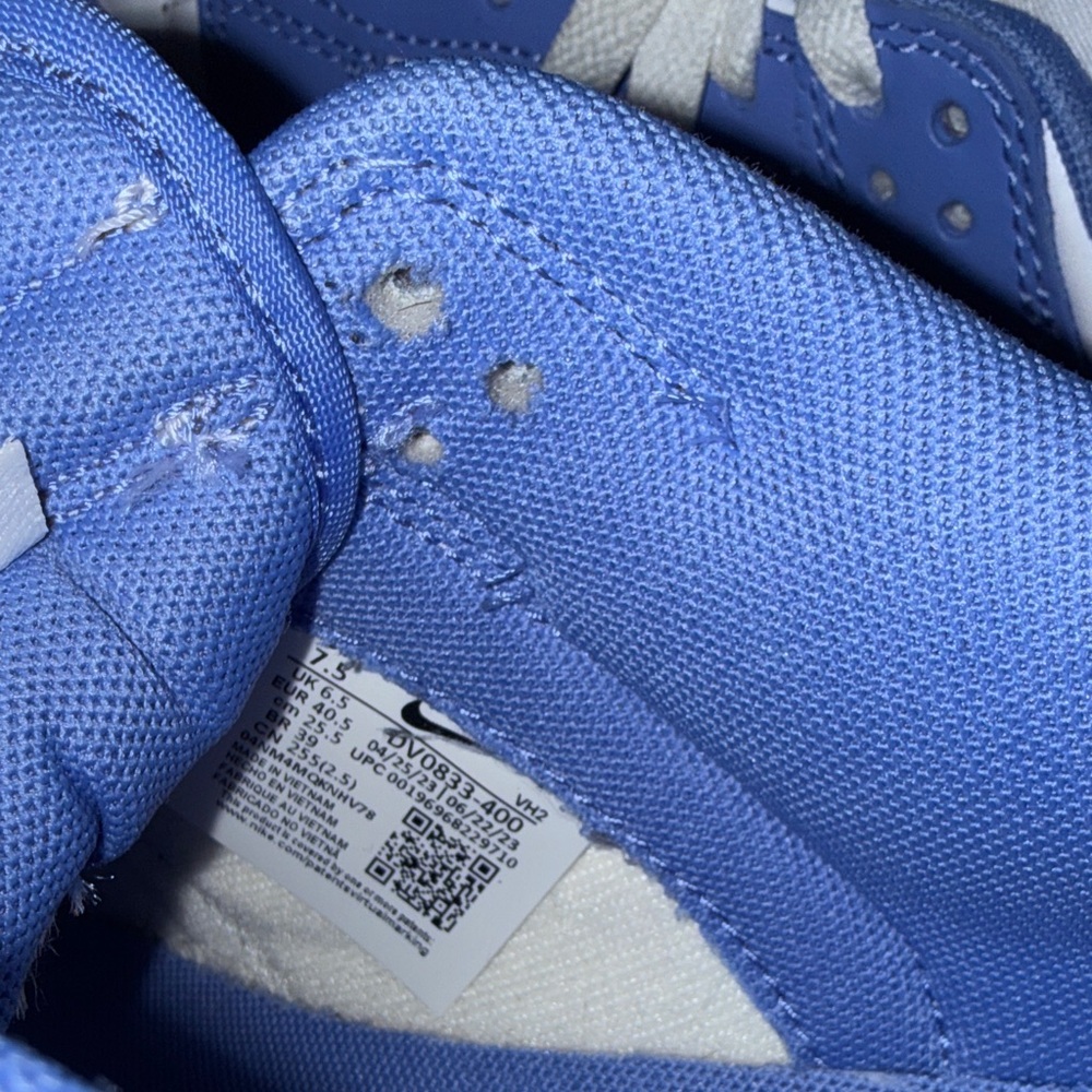 Nike Men's Dunks in Blue and White - Picture 5 of 7